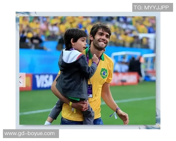 全球足球巨星的璀璨人生与赛场传奇背后的故事揭秘 全球足球巨星的璀璨人生与赛场传奇背后的故事揭秘