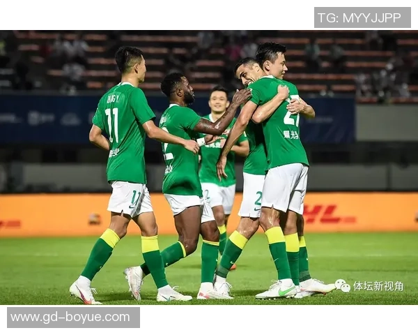 深圳足球队以71分领跑世界杯积分榜展现强劲实力和夺冠希望 深圳足球队以71分领跑世界杯积分榜展现强劲实力和夺冠希望