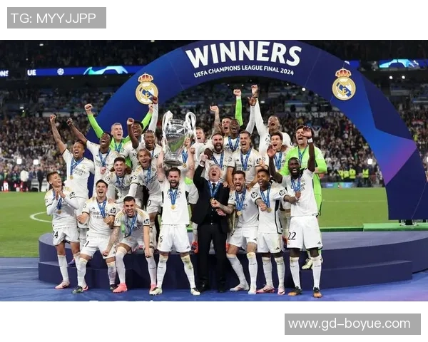 足球明星与俱乐部的传奇故事与辉煌成就的完美结合 足球明星与俱乐部的传奇故事与辉煌成就的完美结合