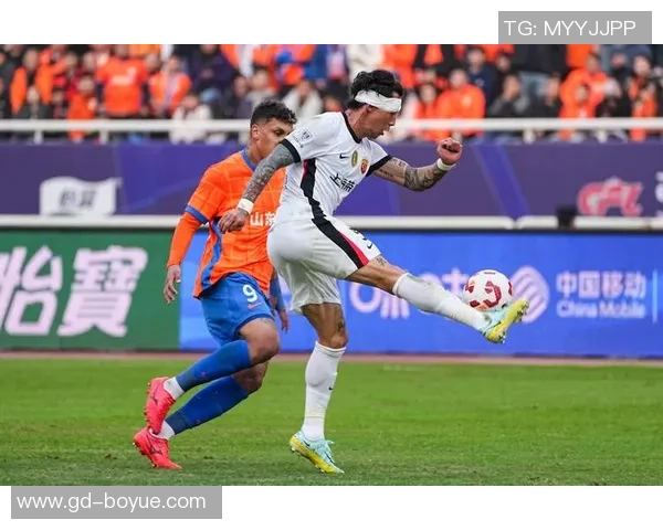 足球巨献:探秘上海足球队的个人能力